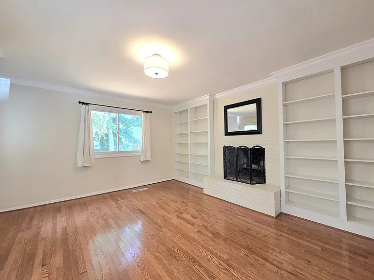 111 Tamarisk Ct — Photo 17