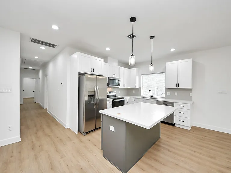 8324 Corinth St — Photo 6
