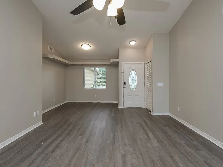 4360 Grandwood Ln — Photo 4