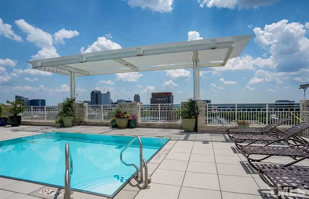 1 bed, 1.0 bath, $1,600 — Photo 1