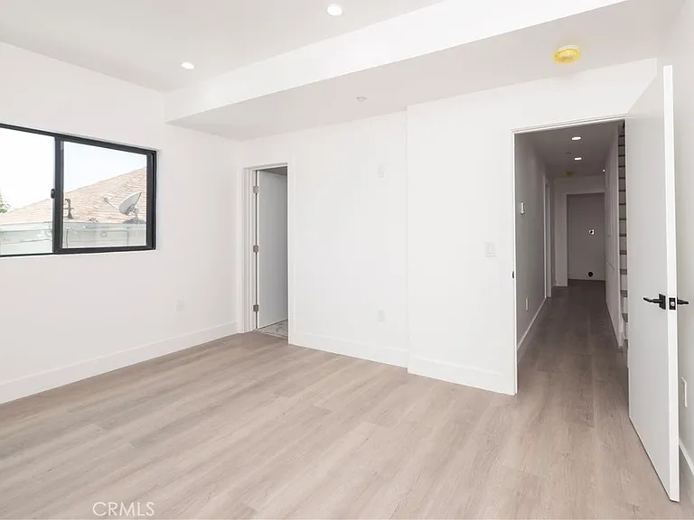 1571 Ricardo — Photo 11