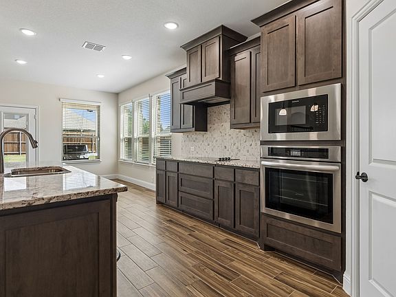 5th image of 6517 Harwich Dr