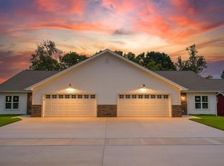 1062 Armida Court, Reedsburg, WI 53959