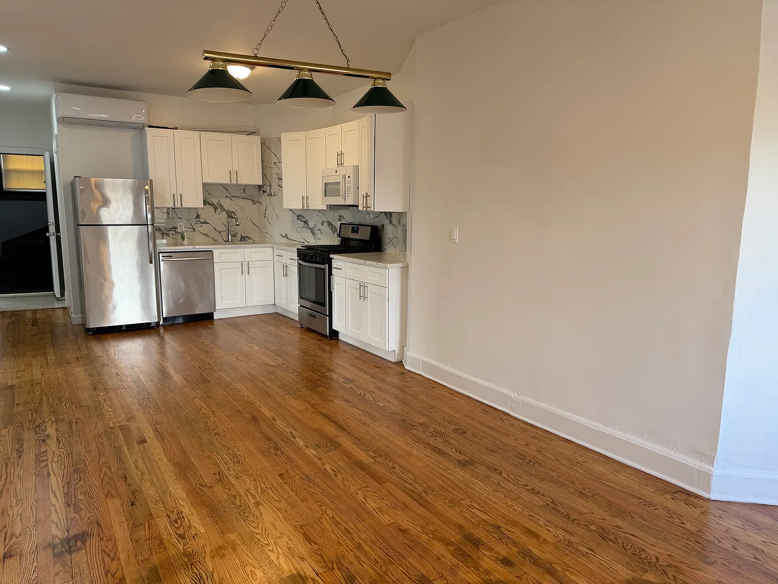 3 bed, $3,000 — Photo 3