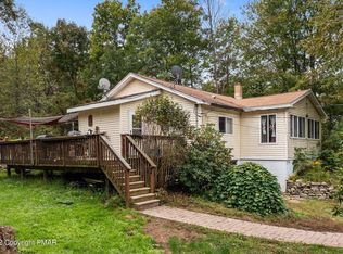 108 Upper Grandview Rd, Cresco, PA 18326