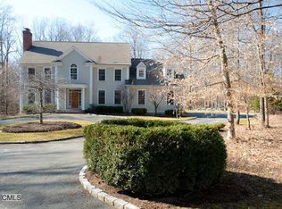 40 Quail Run Cir, Fairfield, CT 06824