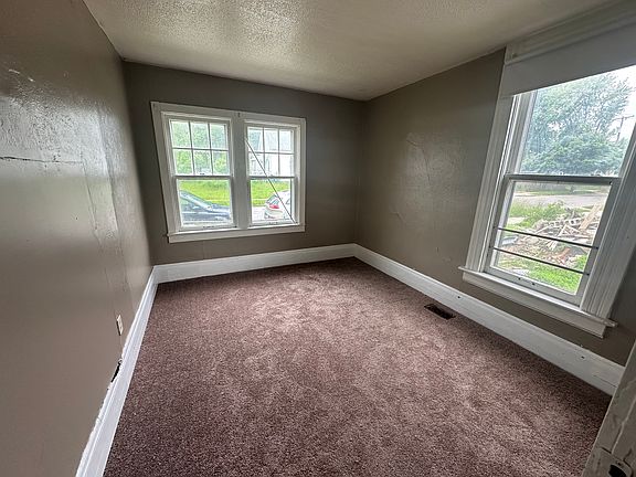 5th image of 459 White St