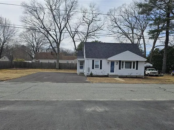 12 Eisenhower Dr, Smithfield, RI 02917