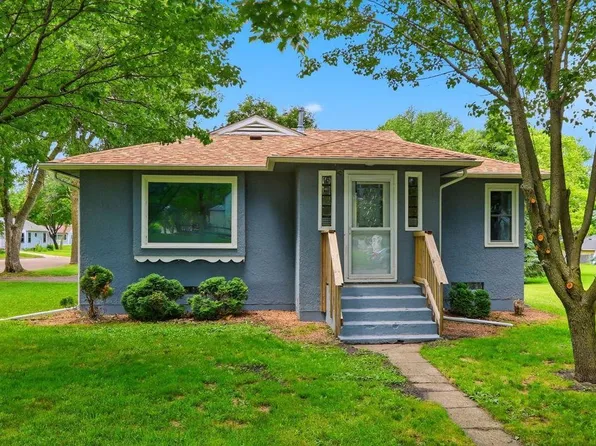 560 Barrett St S, Winsted, MN 55395