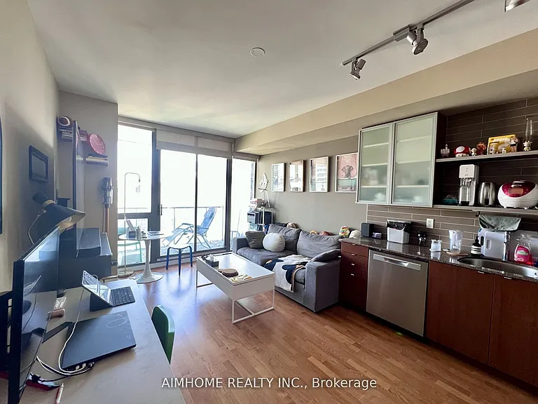 33 Lombard St #2505 — Photo 3