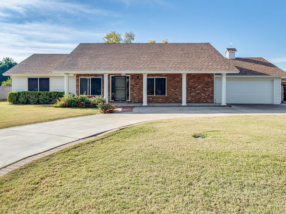 1st image of 804 N Christa Way