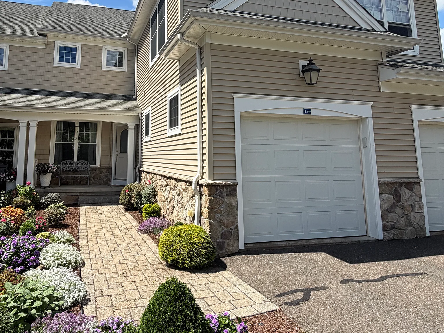 2 bed, 3.5 bath, 2170 sqft, $3,050 — Photo 1