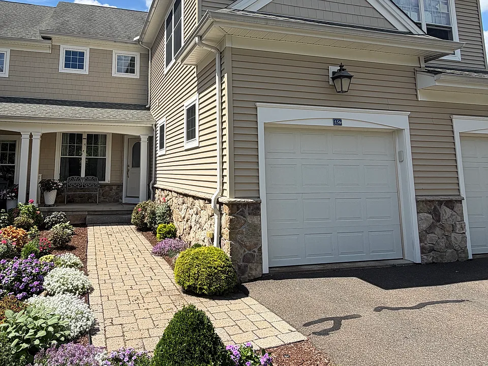 156 Bradford Walk