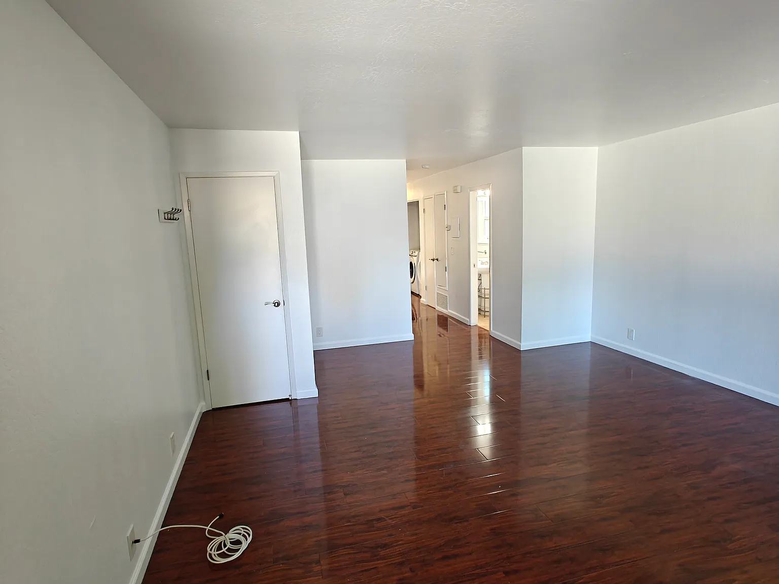2 bed, 1.5 bath, $3,995 — Photo 2