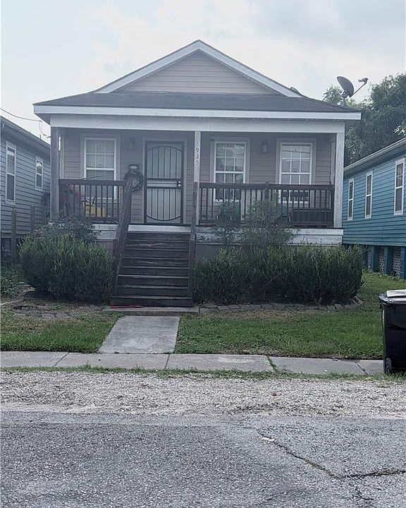 1st image of 1925 Alvar St