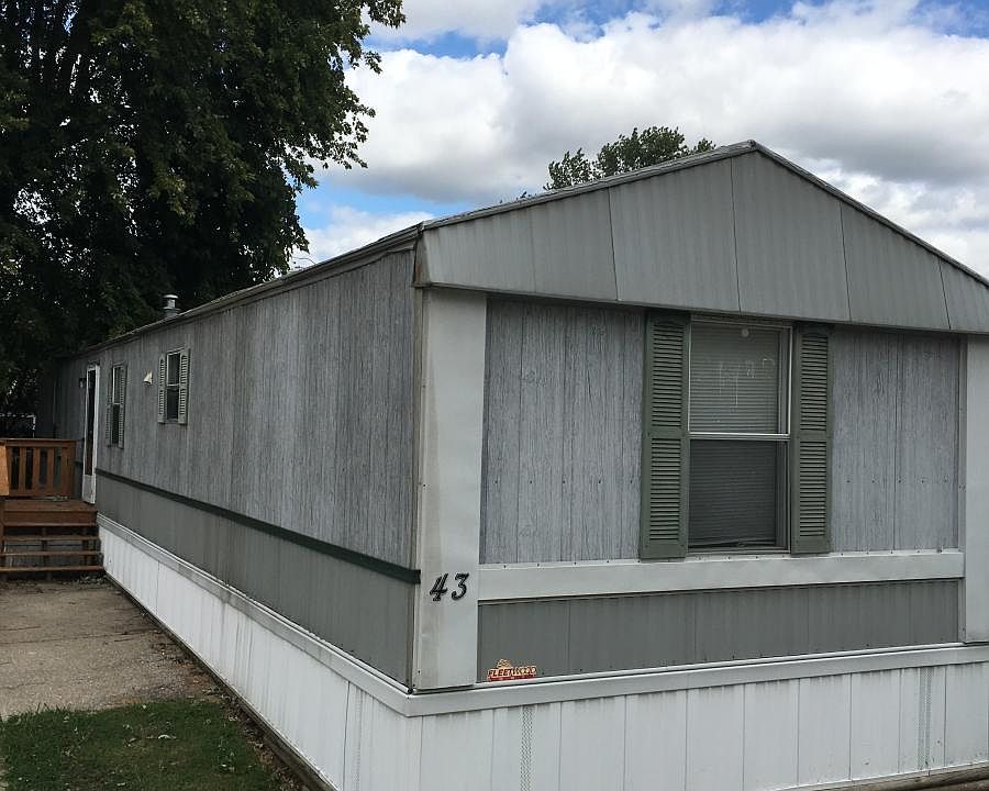 2nd image of 43 White Oak Dr