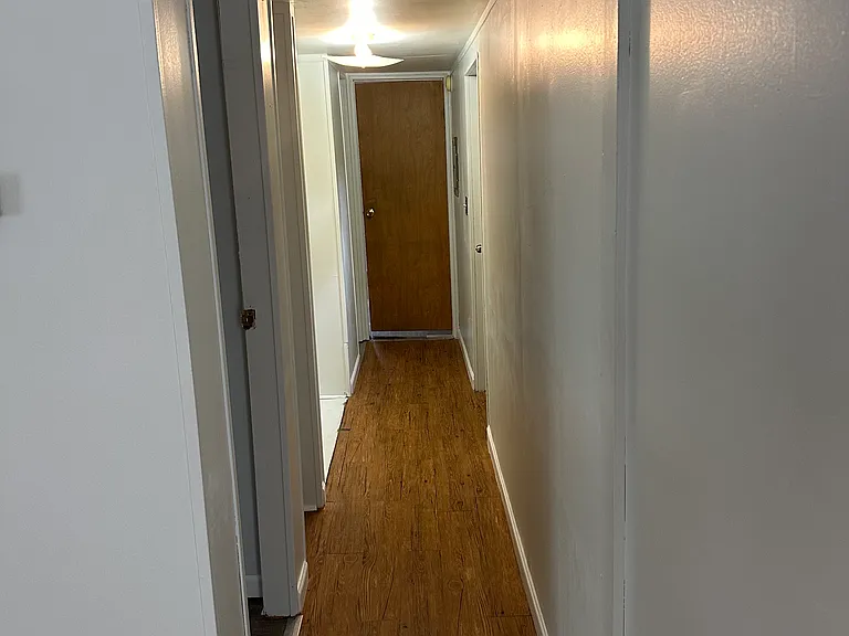 182 Vine St — Photo 6