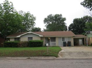 106 Huff St, Luling, TX 78648