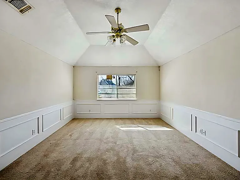 2657 Hillside Dr — Photo 11