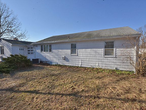 5th image of 142 Fairfax Dr