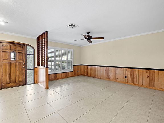 3rd image of 3324 Sunrise Blvd