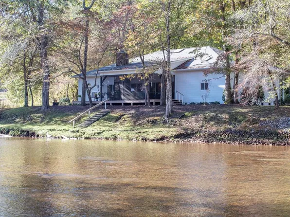 198 Riverbend Dr, Hayesville, NC 28904