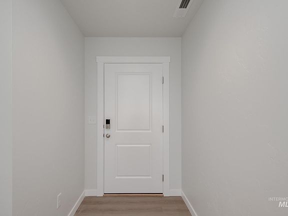 3rd image of 5526 S Donaway Ave