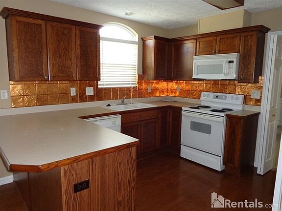 5th image of 385 Dunagan Dr