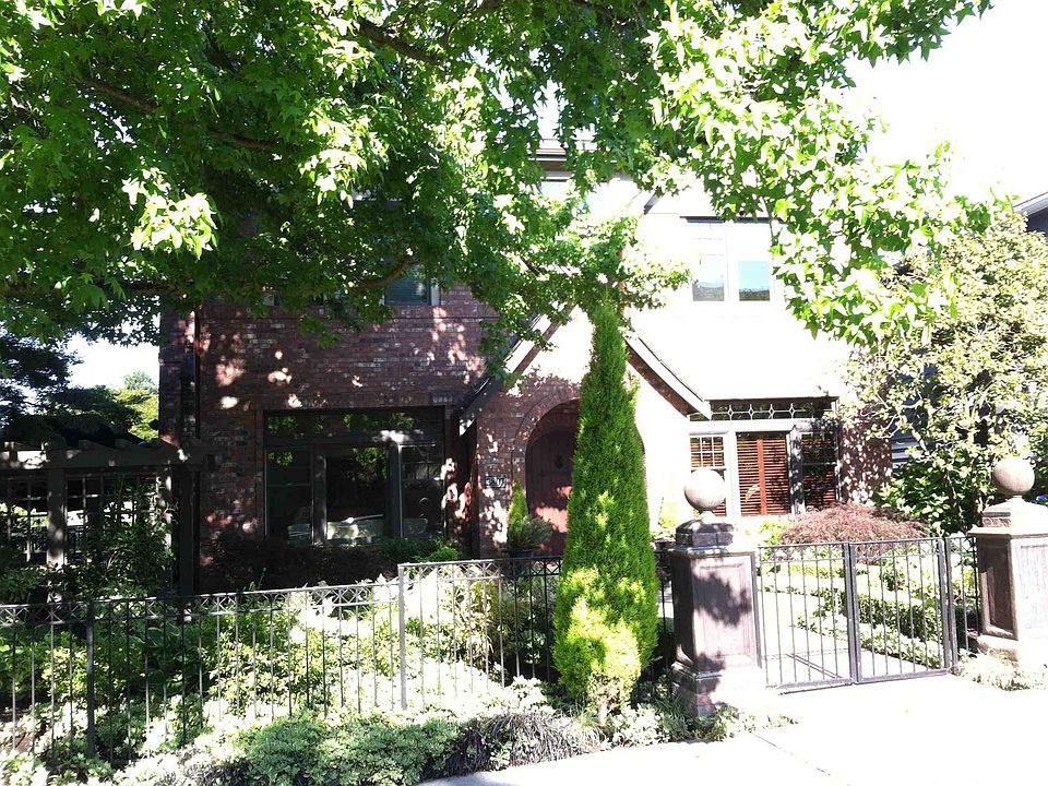 2nd image of 3807 42nd Ave NE