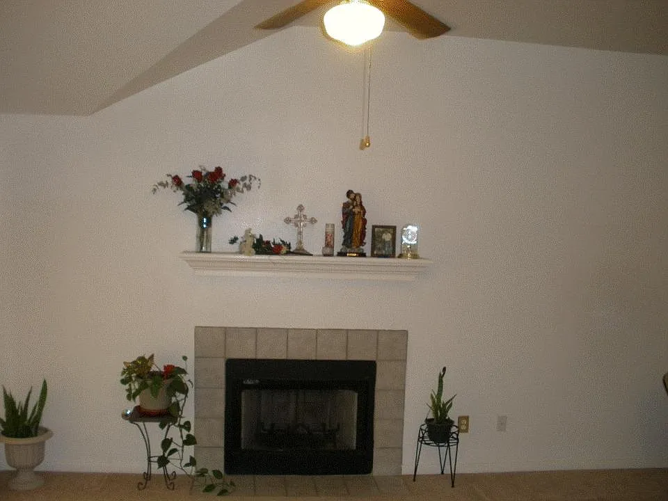3 bed, 1356 sqft, $1,850 — Photo 2