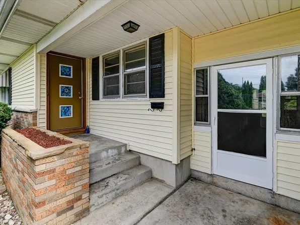 1813 Sheridan Dr, Madison, WI 53704