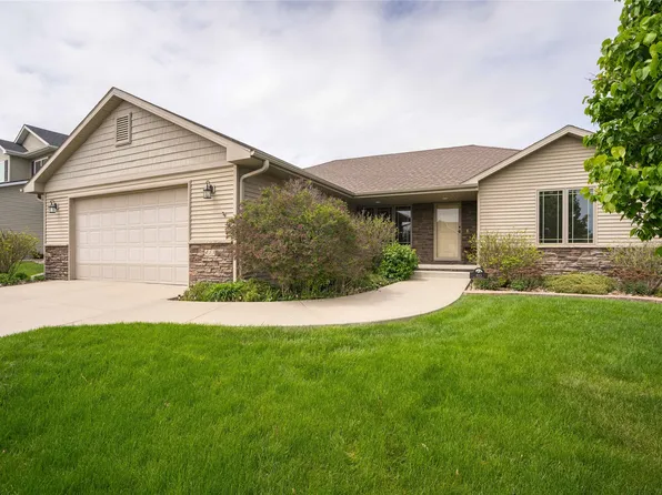 413 SE 12th St, Grimes, IA 50111