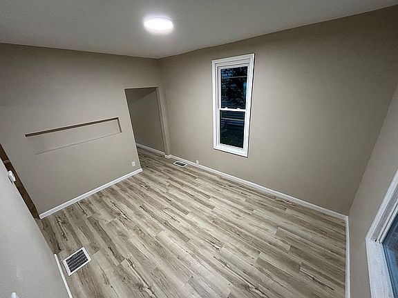 4th image of 1150 Arch St
