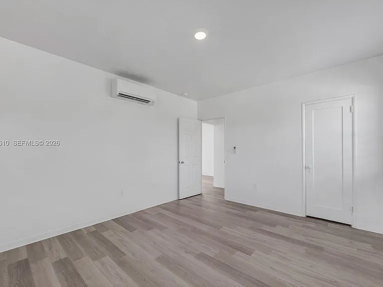 570 NE 68th St #1 — Photo 10