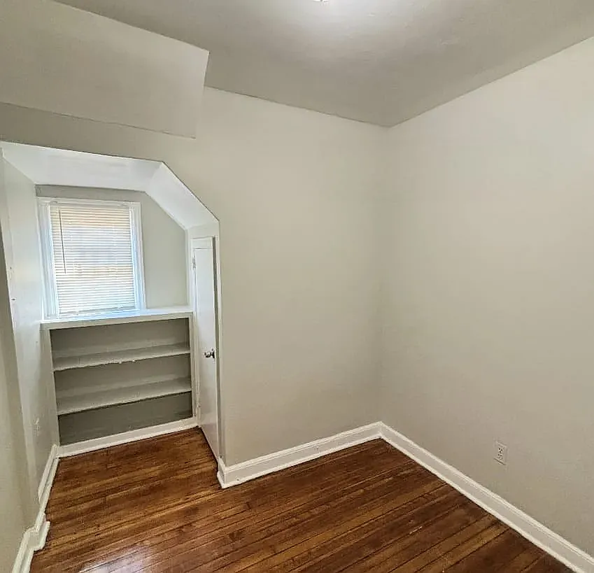 4 bed, 1200 sqft, $2,649 — Photo 4