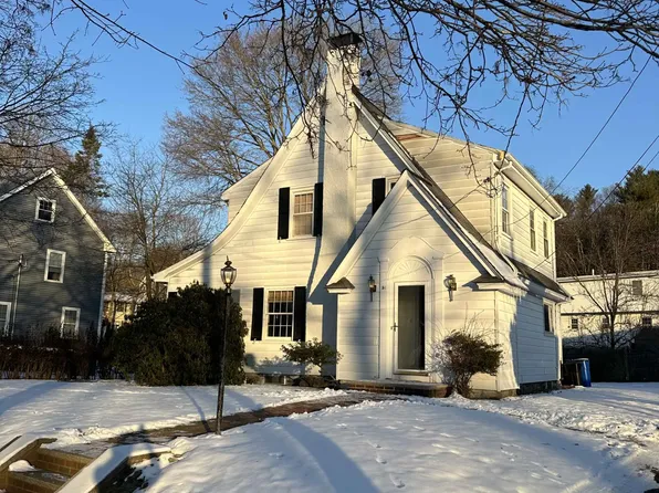 51 Westwood Rd, Stoneham, MA 02180