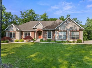 19462 Hilltop Trl, Warrenton, MO