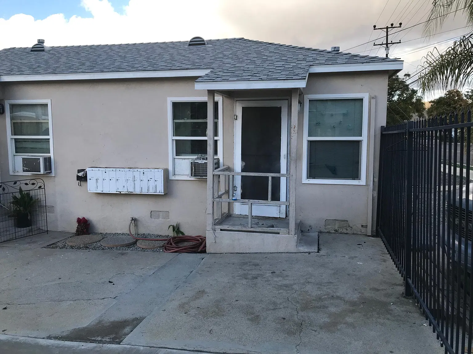 121 S Spring St — Photo 2