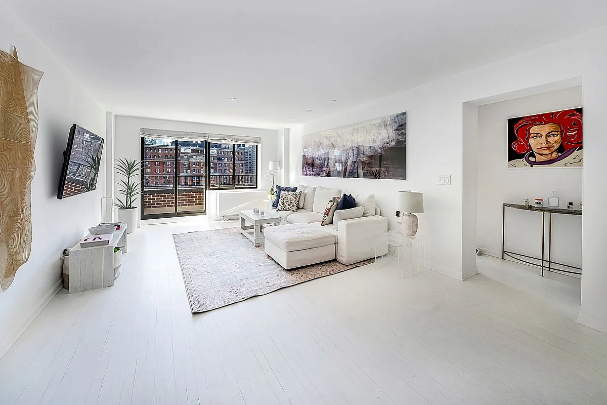 211 W 71st St APT 12A photo 1