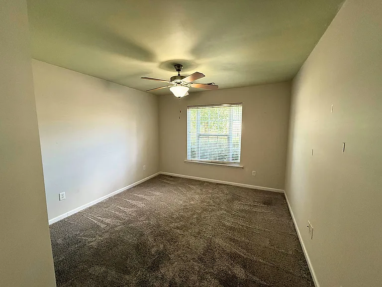 209 Gibby Ln — Photo 10