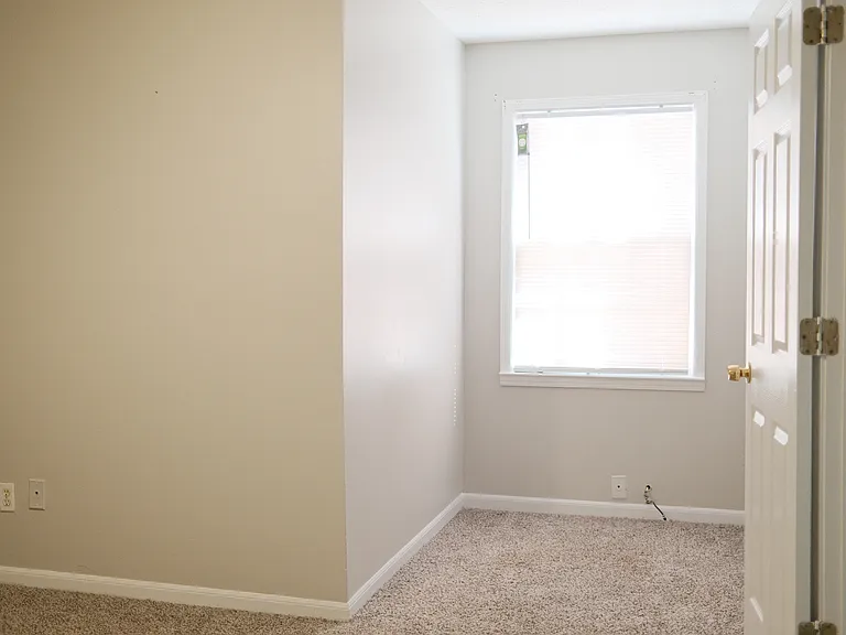 Bedroom/Office/Guest Room