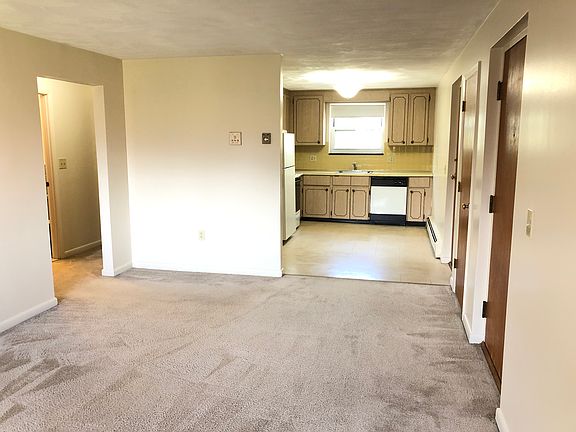 3rd image of 89 Lexington St #Ffdf39595