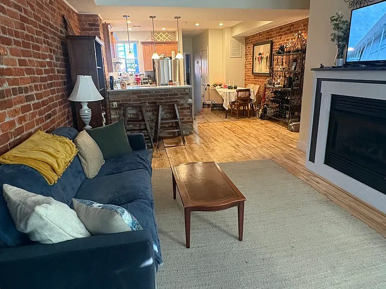 1200 Monroe St NW #B — Photo 4