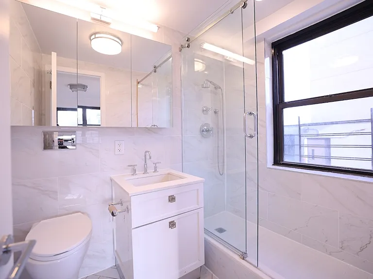 305 E 86th St #21J1 — Photo 8