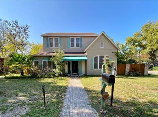 307 Garwood St, Smithville, TX 78957