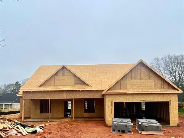 424 Lakewood Dr, Social Circle, GA 30025