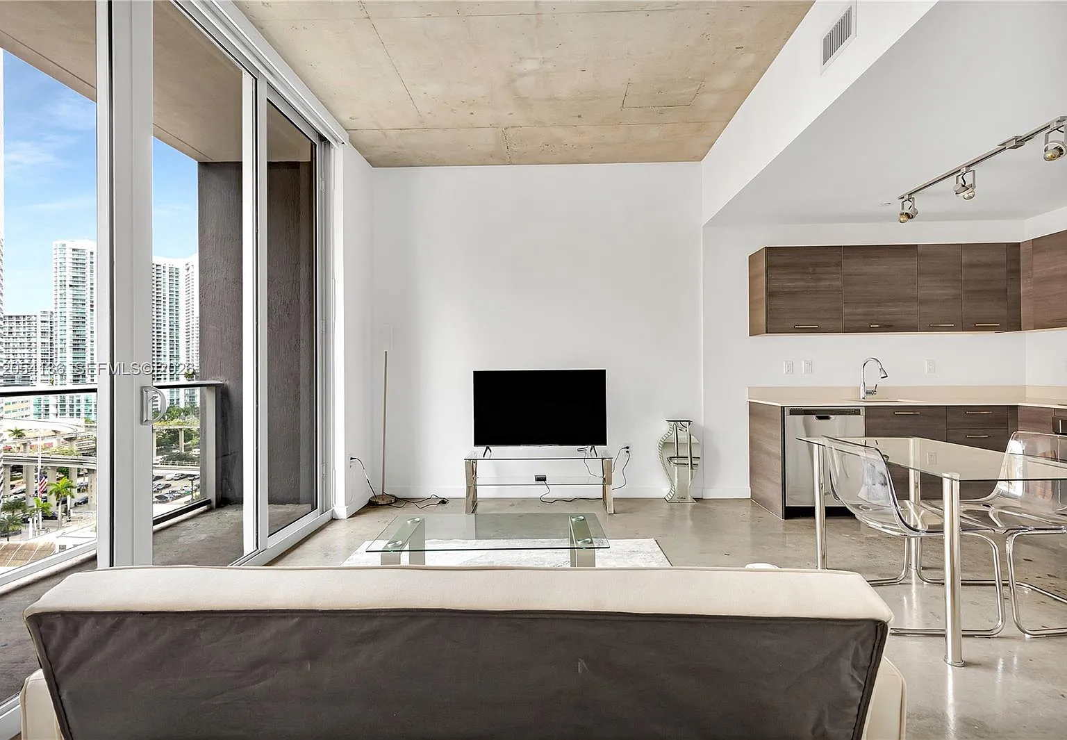 Centro Condo — Photo 2