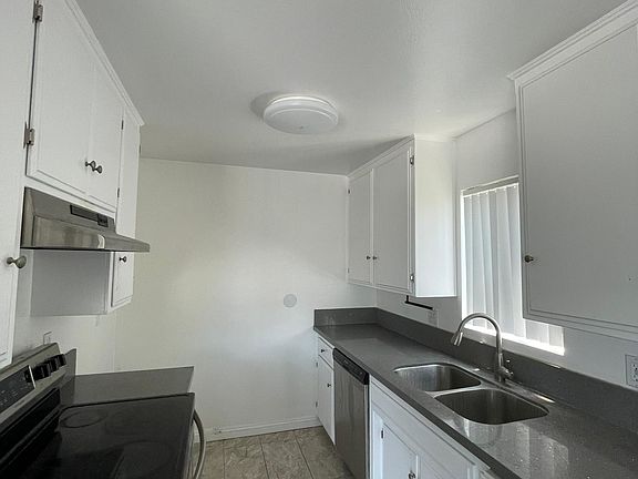 4th image of 215 N Belmont St APT 208