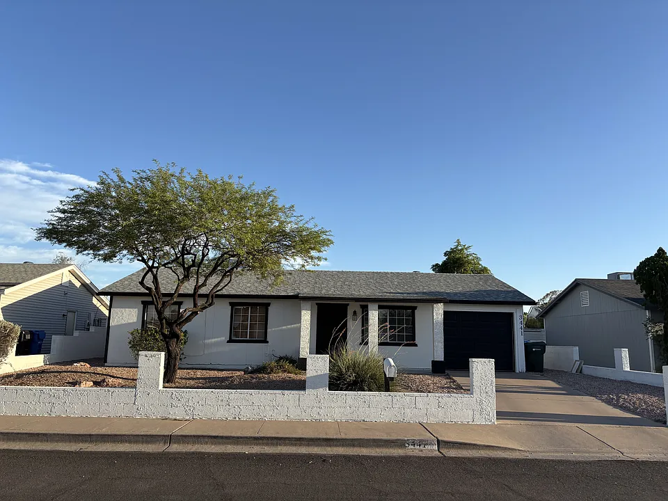3441 E Claire Dr