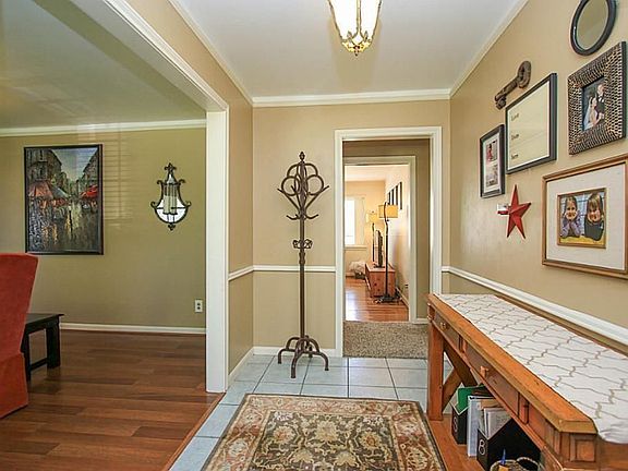 3rd image of 614 Val Lena Dr